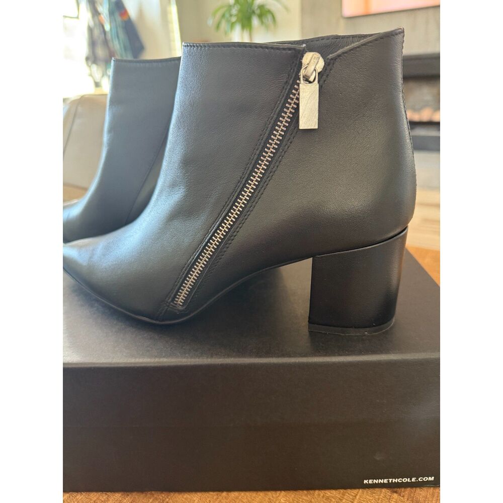 Kenneth Cole New York Hayes Diagonal Side Zip Ankle Bootie Black Size 9.5